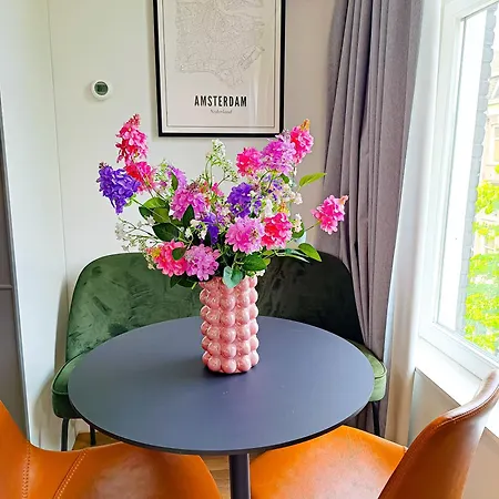 Luxury Center Gem Within Walking Distance To Must-sees Apartment