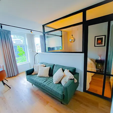 Luxury Center Gem Within Walking Distance To Must-sees Apartment